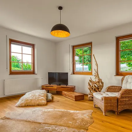 Villa Sentio Estate At Balaton *